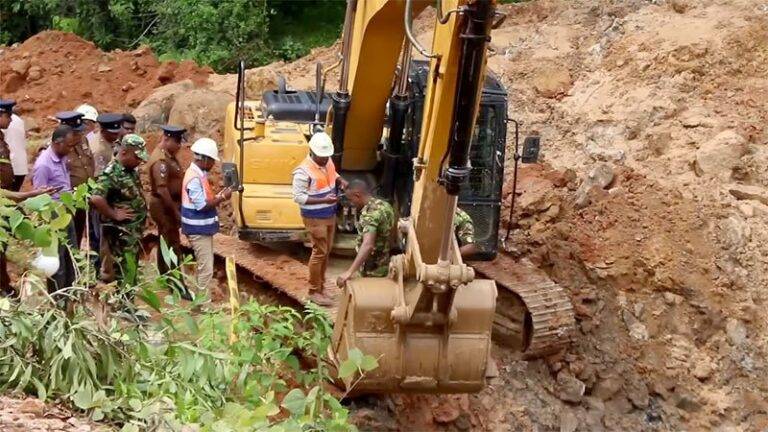 විද්‍යාව පරදා මිත්‍යාව ජයගත්තා ද? වේයන්ගොඩ නිධන් නාටකය ගැන මහාචාර්යවරයකු කළ අපූරු විග්‍රහය