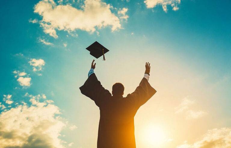 PHD කාරයන්ට දේශපාලනය බාර දුන්නම හරිද ?