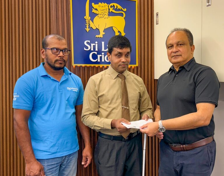 දෑස නොපෙනෙන ක්‍රිකට් පිනවන, ආදරය දනවන ක්‍රිකට්