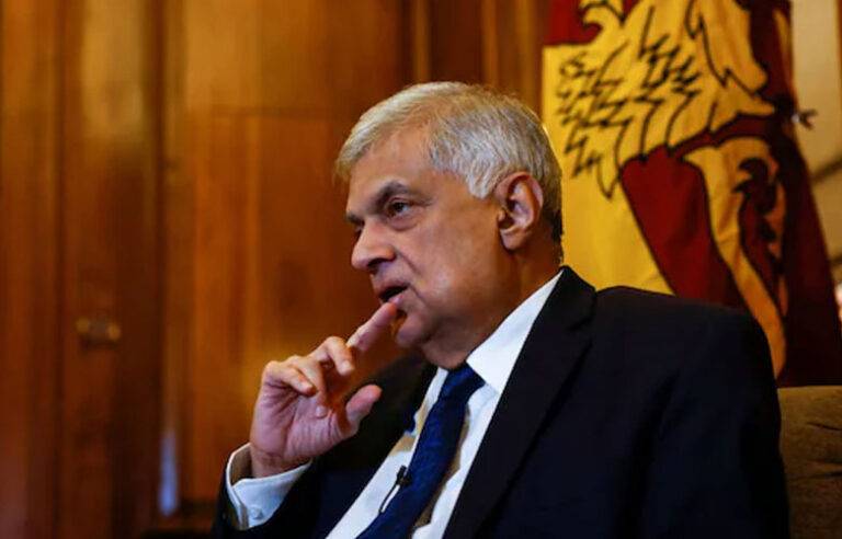 රනිල්ට තවත් ලෙඩක් වැටෙයි. ජනාධිපතිවරණ සමයේ නිකුත් කළ මත්පැන් බලපත්‍ර ගැනත් නඩුවක් !