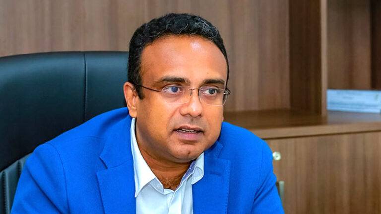 සහෝදරයා ළඟ එහෙම නම් මනූෂ ළඟ කොහොම ඇත්ද? හිටපු ඇමති මනූෂට එරෙහිවත් පැමිණිල්ලක්!
