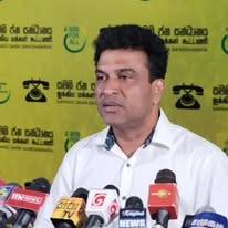කංචන ඔයා තාමත් තෙල්වලින් කොමිස් ගහනවද?