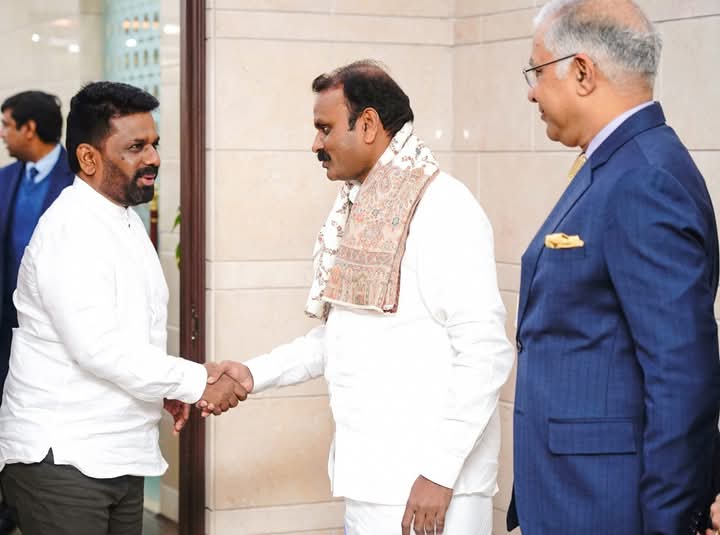 ඉන්දියාවේදී ජනපති අනුර මහත් හරසරින් පිළිගනී!