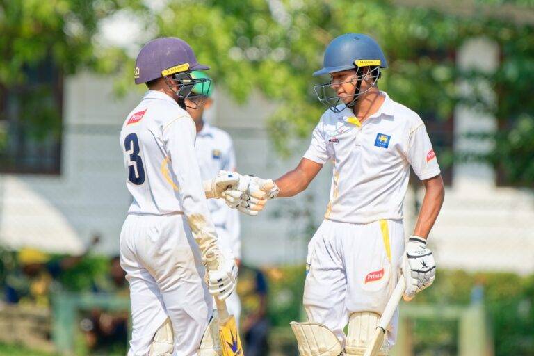 ධර්මරාජ – කිංස්වුඩ් යුගලයක් මහනුවර අවසාන තරගයට රැඟෙන යයි