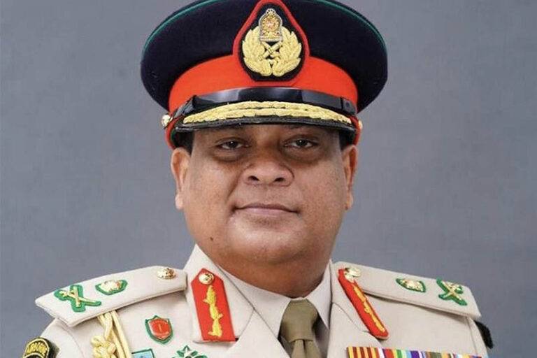ශ්‍රී ලංකා යුද හමුදාවේ ක්‍රියාකාරී සේවයෙන් විශ්‍රාම යන ජෙනරාල් ශවේන්ද්‍ර සිල්වා!