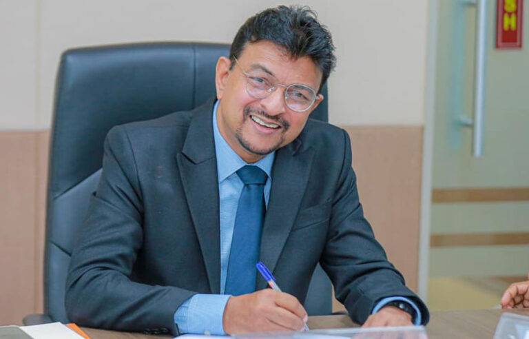 ගුරු ටියුෂන් තහනමේ ගැටලුවට ඇමති මහින්ද මැදිහත්වෙයි. බලධාරීන්ට දෝස්මුරයක්