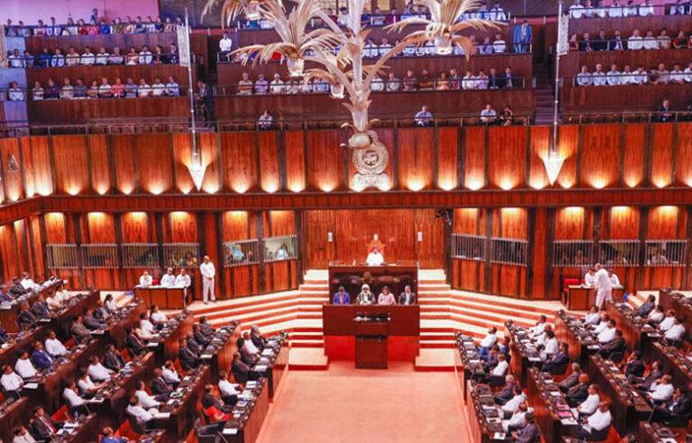 නව රජයේ අතුරු සම්මත ගිණුම පාර්ලිමේන්තුවට. විවාදයත් ඇරඹේ