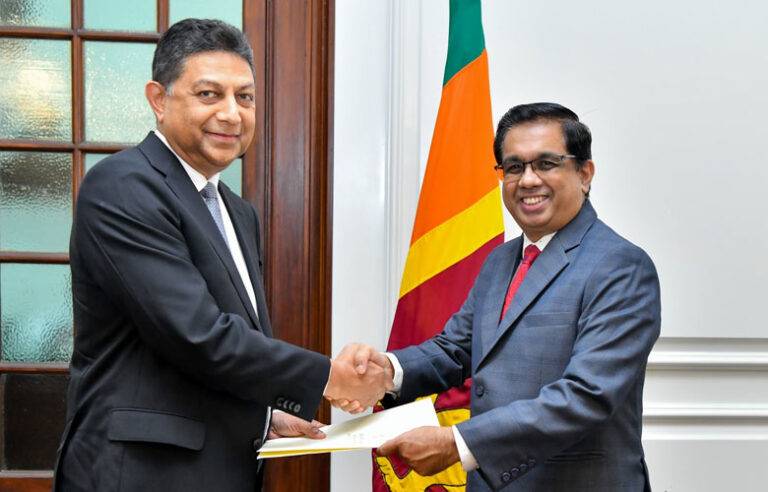 පෝට් සිටි කොමිසමට සාමාජිකයින් පත් කරයි. සභාපති හර්ෂ අමරසේකර