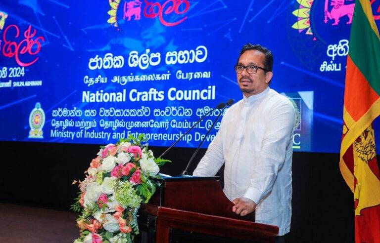 දේශීය කර්මාන්ත රැකගන්න අද මට මුදල් අමාත්‍යාංශය එක්ක රණ්ඩු කරන්න වෙලා – හඳුනෙත්ති ඇතුළේ කචල් එළියට දායි