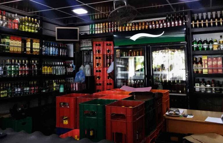 ගම්වල කසිප්පු වැඩිවෙලා, මිනිස්සු අසනීප වෙනවා. කරුණාකර මත්පැන් මිල අඩුකරන්න – රෝහිත