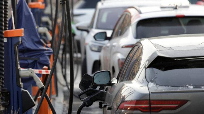 1917_2025-01-02t102233z-1234561027-rc2zmbaejo5h-rtrmadp-3-autos-electric-norway_f