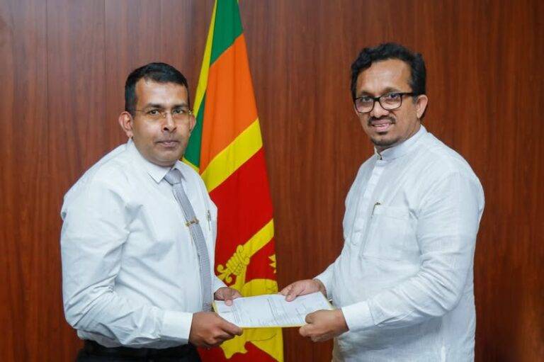 ඔට්ටුසුඩාන් උළු කර්මාන්තශාලාවත් යළි නැගිටියි!