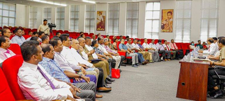 පාපැදි සහ මෝටර් රථ දෝෂ වෙනුවෙන් ඇමතිගෙන් වින්කල් සහ ගරාජ් සර්විස් එකක්