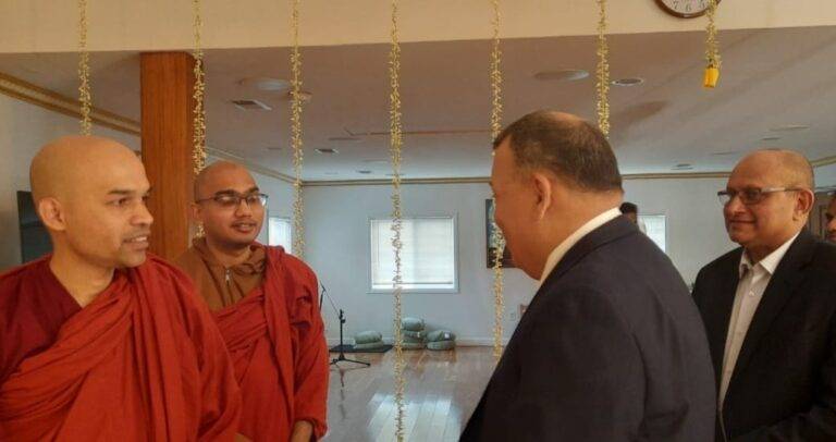 ජනවාරි 01 දා ඇමෙරිකාවේ පංසල් වන්දනාව!