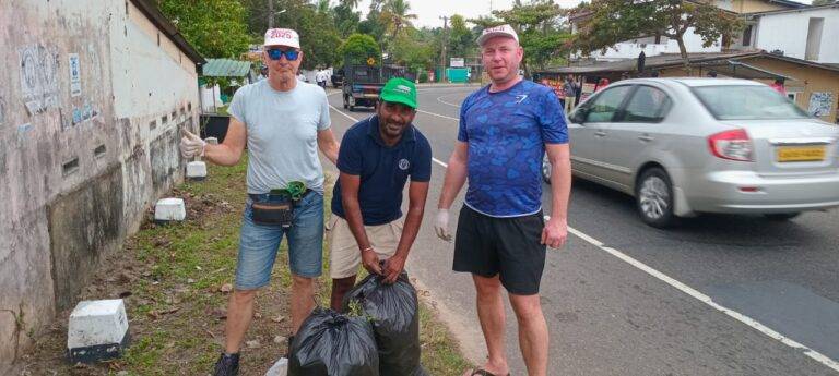 විදේශිකයින් පිරිසක් එක්වූ ‘clean sri lanka’ ගාලු වැඩසටහන!