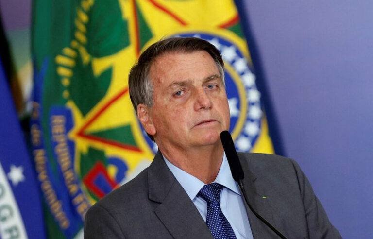 ඩොනල්ඩ් ට්‍රම්ප්ගේ පදවි ප්‍රාප්තියට යාමට හිටපු බ්‍රසීල නායකයාට අධිකරණයෙන් තහනම් කෙරේ