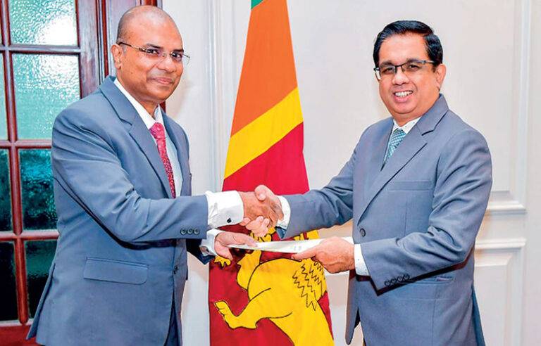 අල්ලස් කොමිසමේ අලුත් පත්කිරීමටත් ලෙඩක් වැටෙයි ?
