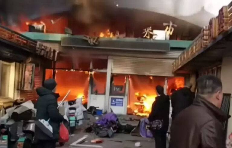 උතුරු චීනයේ වෙළඳපොලක ඇති වූ ගින්නක් හේතුවෙන් 8 දෙනෙකු මියයයි