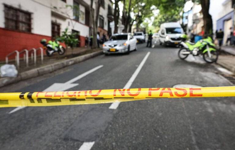 කොලොම්බියාවේ මත්ද්‍රව්‍ය කල්ලි ප්‍රචණ්ඩත්වය හේතුවෙන් පුද්ගලයන් 80 දෙනෙකු ජීවිතක්ෂයට