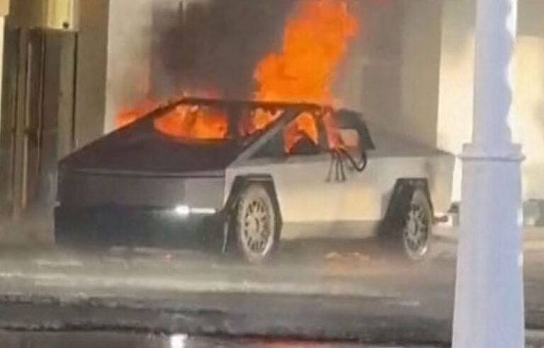 ට්‍රම්ප්ගේ ලාස් වේගාස් හෝටලය අසල පිපිරීමක්. එක් අයෙකු මරුට