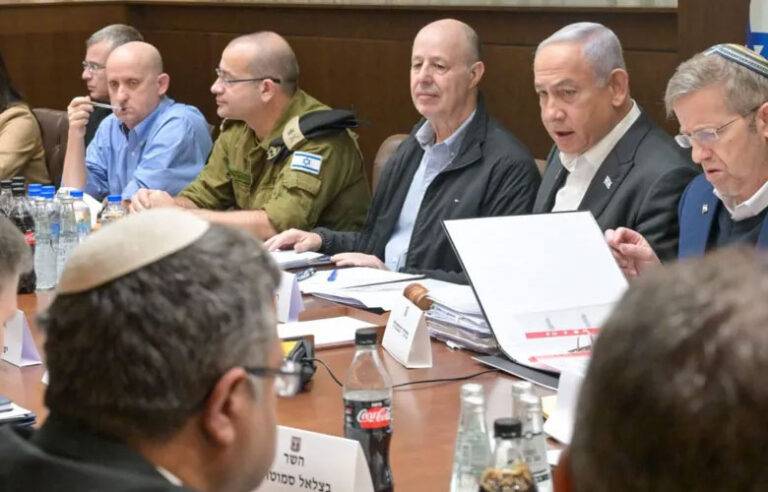 ඊශ්‍රායල කැබිනට් මණ්ඩලය ගාසා තීරයේ සටන් විරාමය සහ ප්‍රාණ ඇපකරුවන් නිදහස් කිරීමේ ගිවිසුම අනුමත කරයි