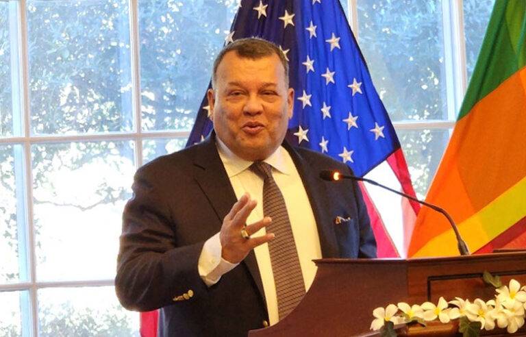 මහින්ද සමරසිංහ මාලිමාණ්ඩුවේත් ඇමරිකා තානාපති