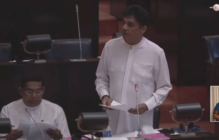 මාස ගාණක් ඇදෙන පාස්පෝට් ගැටලුව ගැන විපක්ෂ නායක සජිත් යළි පාර්ලිමේන්තුවේදී ප්‍රශ්න කරයි (VIDEO)