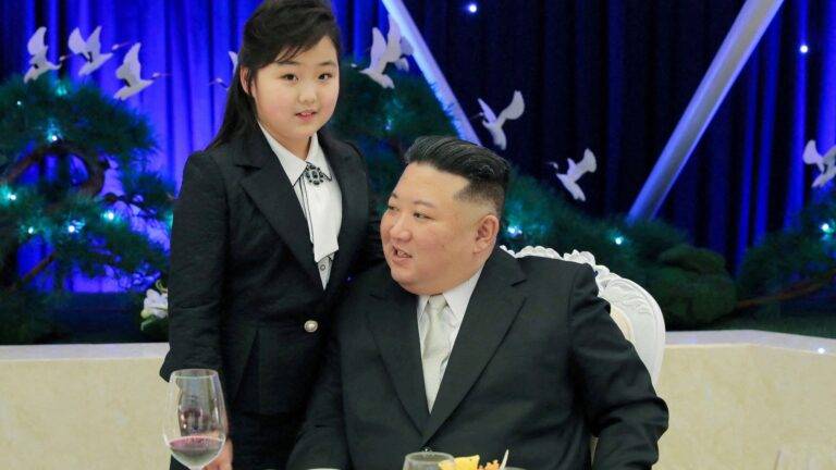 Kim Jong Un දියණිය Ju Ae සමඟ අලුත් අවුරුදු සමරයි!