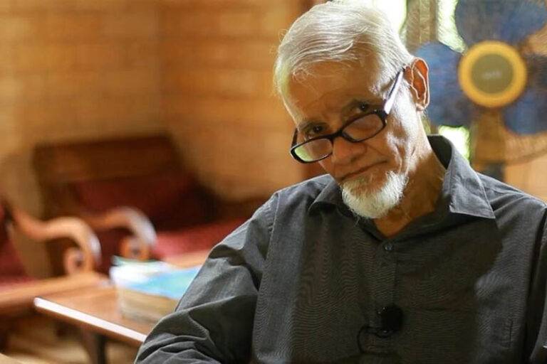 ආඩම්බරකාර මාධ්‍යවේදියා!