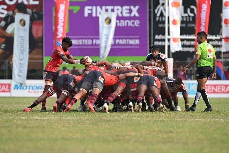 මහනුවර, වත්මන් සූරයින්ට නිවසට පැමිණ පහර දෙයි