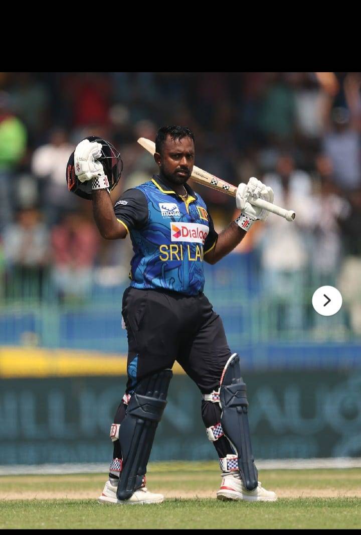 අසලංකගෙන් රටේම බර දෙ’උර මත තබා ගත් ඉණිමක්
