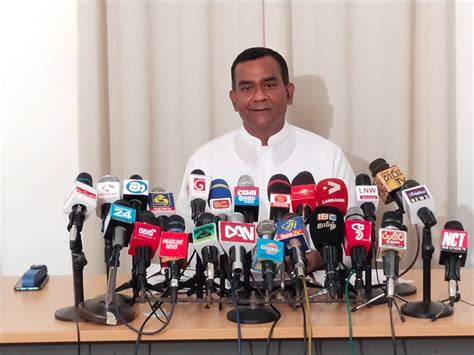 තිස්ස අත්තනායක හදිසියේම ගත් තීරණය!