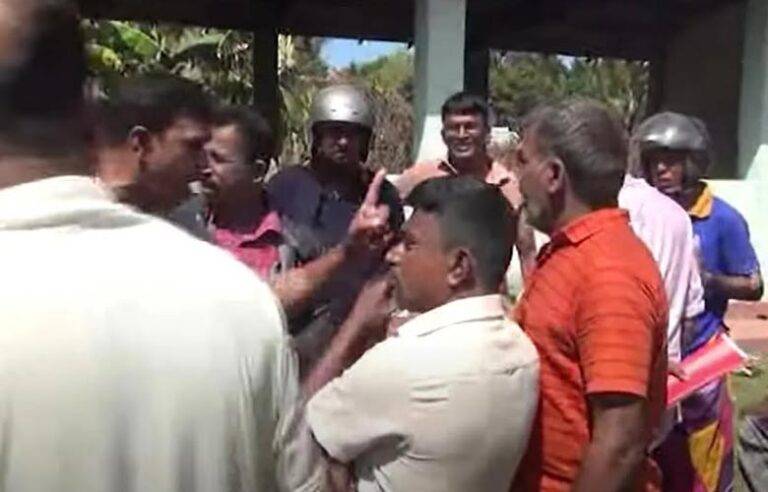 මෙතනින් පස්සේ අරගල බෑ – හම්බන්තොට පෙරටුගාමී ගොවි සමුළුවකට ජවිපෙ කඩාපැන විසුරුවයි !