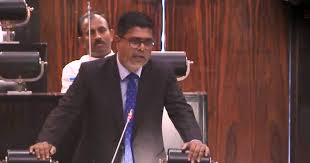 බයිලා ගහන්න එපා අනේ.දැන් ඩඩ්ලි නිහඬයි.ගොවියෝ හඬයි!(VIDEO)