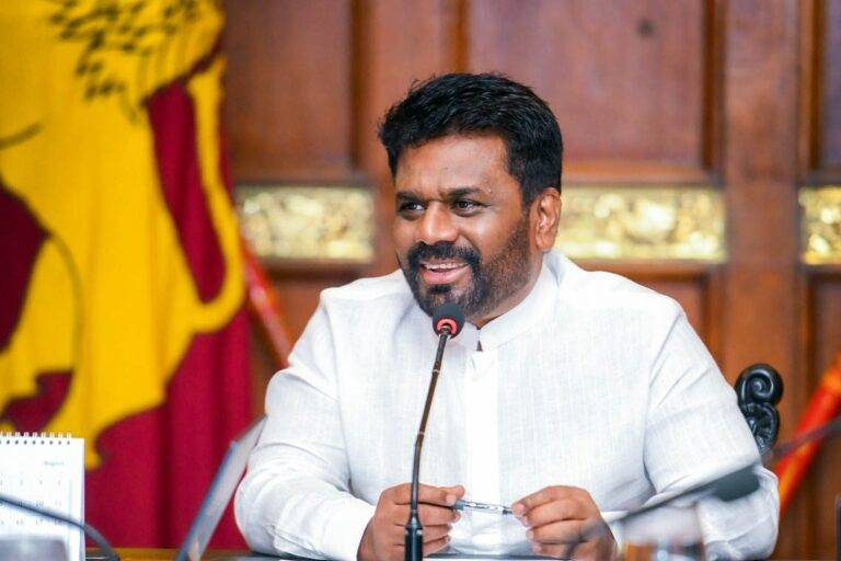 AKD ට දැන් එළැඹ ඇත්තේ අතීත විවේචනයන් පසෙක තබා නායකත්වය දැරිය යුතු කාලයයි!