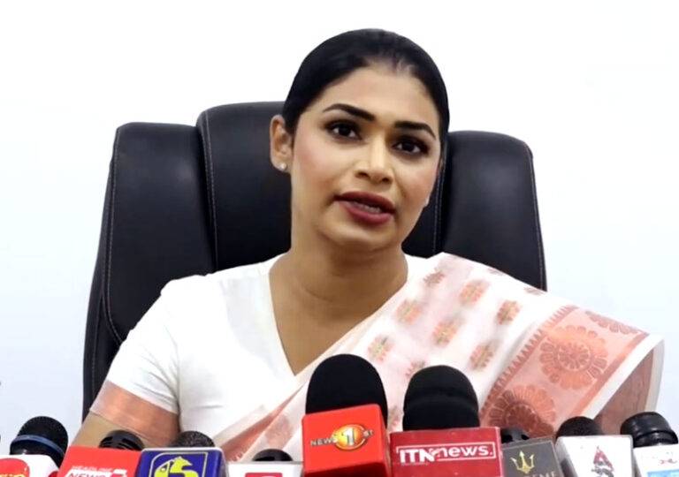 ජනාධිපතිවරණයේදී සහ මහ මැතිවරණයේදී වගේ මේ පාරත් රැල්ලට අහුවෙන්න එපා – හිරුණිකා