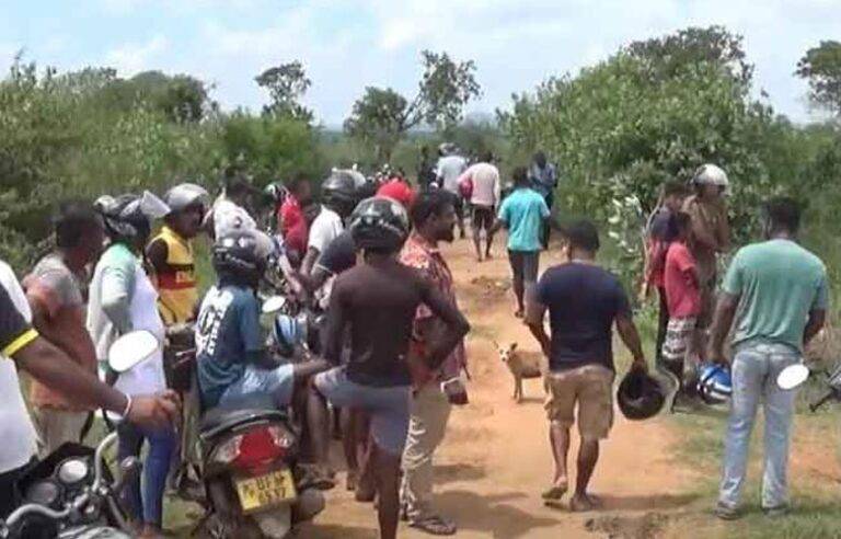 කන්තලේ සීනි ඉඩම් ගොවීන්ට බෙදන්න යද්දී ගැටුමක්. තිදෙනෙකු අත්අඩංගුවට !