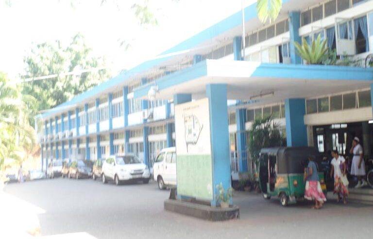 කෑගල්ල රෝහලේ විශේෂඥ වෛද්‍යවරයකුට අමානුෂික ලෙස පහරදීලා !