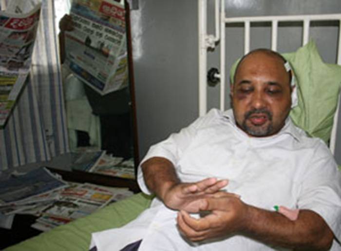 මාධ්‍යවේදී කීත් නොයාර් පැහැරගෙන ගොස් පහරදීමේ සිද්ධිය සම්බන්ධයෙන් සැකකරුවන් දෙදෙනෙකු අත්අඩංගුවට!