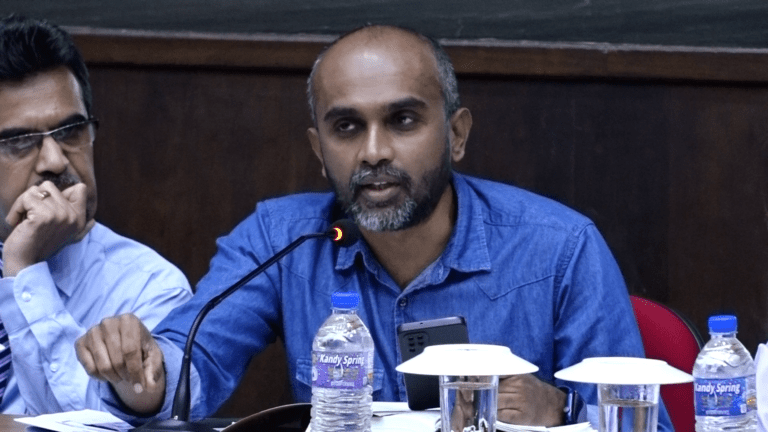 මාර්ග සංවර්ධන ව්‍යාපෘති කඩිනම් කිරීමට සැලසුම්.මෙතෙක් ප්‍රමුඛත්වය හිමි නොවුණු දිස්ත්‍රික්ක ගැන විශේෂ අවධානයක්!