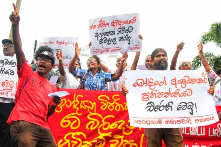 ඉන්දියානු විජිතකරණයට එරෙහිව පෙරටුගාමීන් විරෝධතාවක! (PHOTO STORY)
