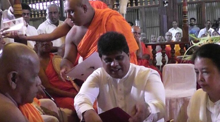 මියන්මාර් ඛේදවාචකය වෙනුවෙන්  ශ්‍රී දළදා මාලිගාව මගින් රු.මි 15ක මුදලක පරිත්‍යාගයක්!