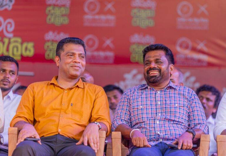 රනිල්වයි සජිත්වයි වාඩිකරවන්න වෙන්නේ මොරටුවෙන් ගත්ත පුටු දෙකක තමයි! (VIDEO)