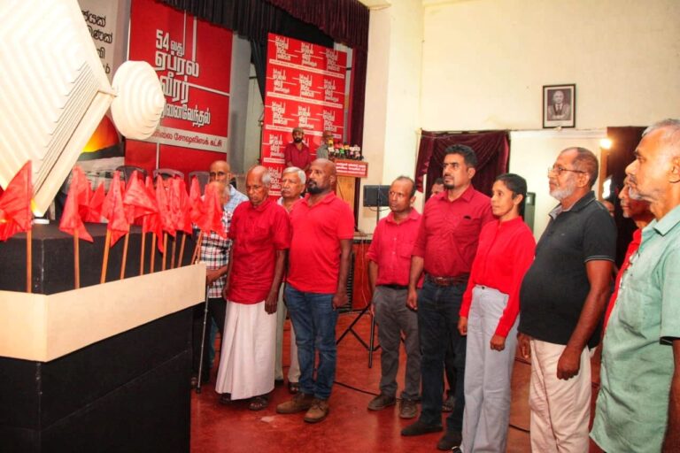 ”ශ්‍රේෂ්ඨ පරාජයක් නොමියෙන අරමුණක්” – පෙරටුගාමීන් අප්‍රේල් විරුවන් සමරයි! (PHOTO STORY)