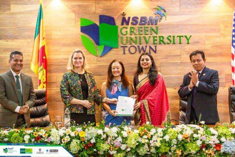 NSBM හරිත සරසවිය තම සිසුන්ට ඇමෙරිකානු සරසවියේ දොරහරියි – ඇමෙරිකානු සරසවිය සමඟ සහයෝගීතා ගිවිසුමකට අත්සන් තබයි