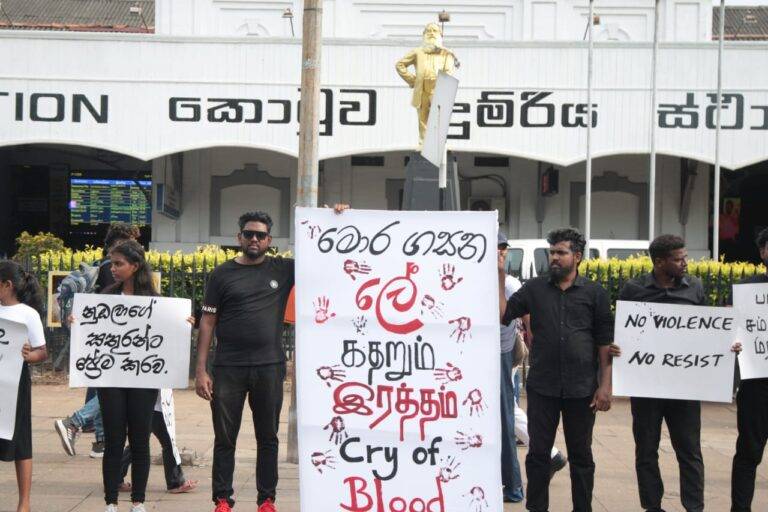 පාස්කු ප්‍රහාරයට යුක්තිය ඉල්ලා ”මොරගසන ලේ” විරෝධතාව! (PHOTO STORY)