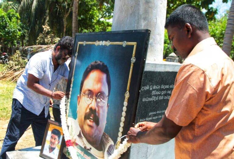 ඝාතනයට වසර 20යි.යුක්තිය තාමත් අඳුරේ – 20 වැනි සිවරාම් සැමරුම යාපනයේදී! (PHOTO STORY)