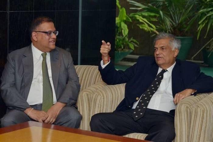 මහබැංකු බැඳුම්කර මගඩිය:මෛත්‍රීවත් ජනාධිපති පුටුවේ වාඩිකරවල අර්ජුන් මහේන්ද්‍රන් ගෙනාපු හැටි.අද පාර්ලිමේන්තුවේදී දිග ඇරෙයි!