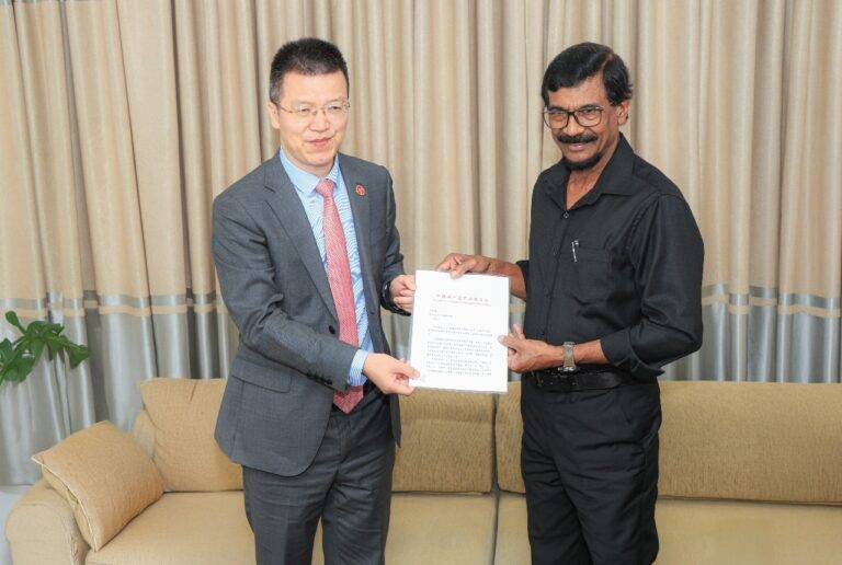 චීන දූත පිරිසක් ජවිපෙ ප්‍රධාන ලේකම් හමුවෙයි.