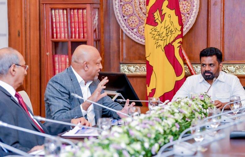 ජනපති අනුර සහ ශ්රී ලංකන් ගුවන් සමාගමේ සභාපති ඇතුළු ඉහළ නිලධාරීන් අතර හමුවක්